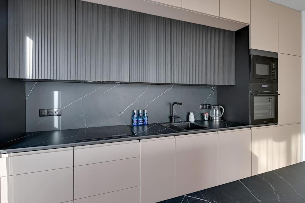 Zajezdnia Wrzeszcz 2 By Grand Apartments Gdansk Bagian luar foto