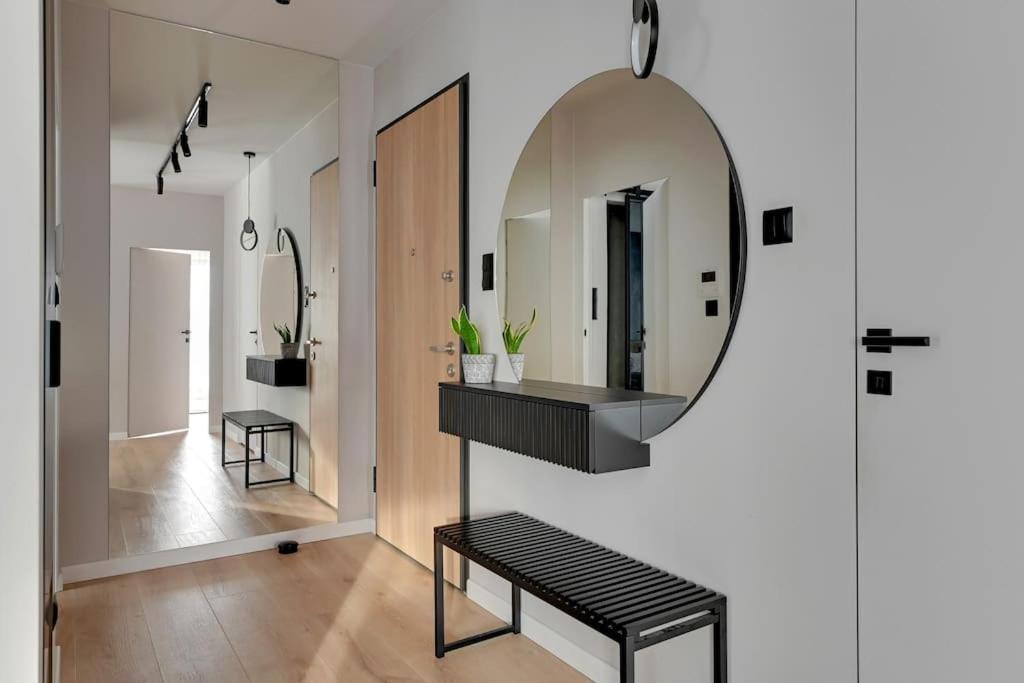 Zajezdnia Wrzeszcz 2 By Grand Apartments Gdansk Bagian luar foto