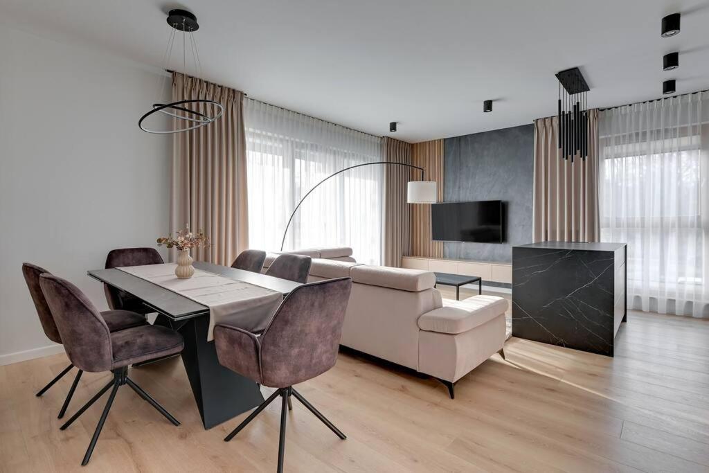 Zajezdnia Wrzeszcz 2 By Grand Apartments Gdansk Bagian luar foto
