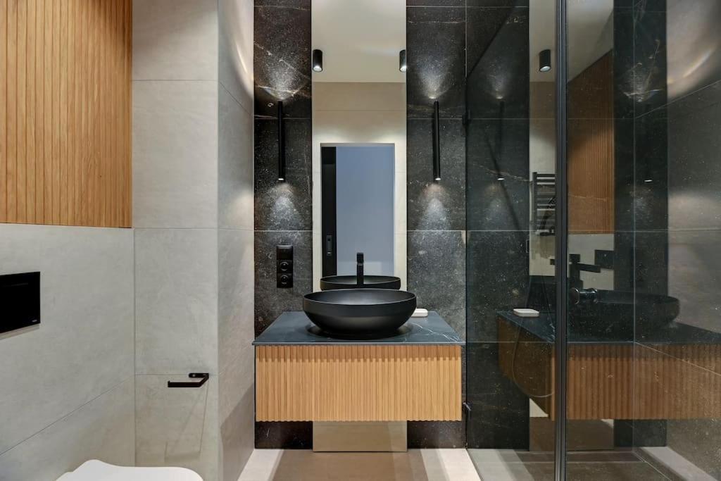 Zajezdnia Wrzeszcz 2 By Grand Apartments Gdansk Bagian luar foto