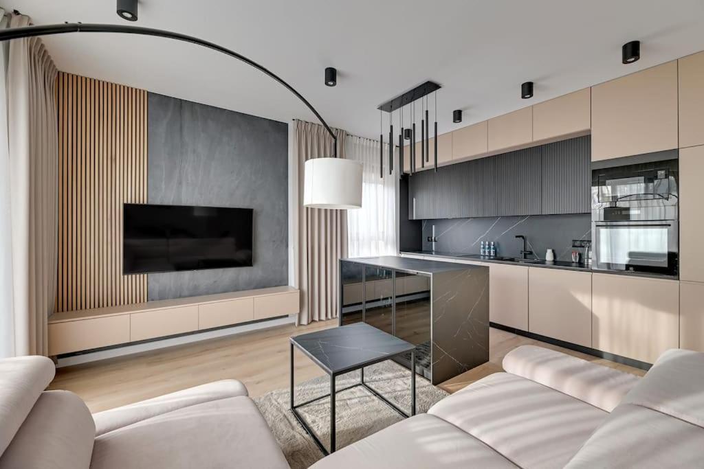 Zajezdnia Wrzeszcz 2 By Grand Apartments Gdansk Bagian luar foto